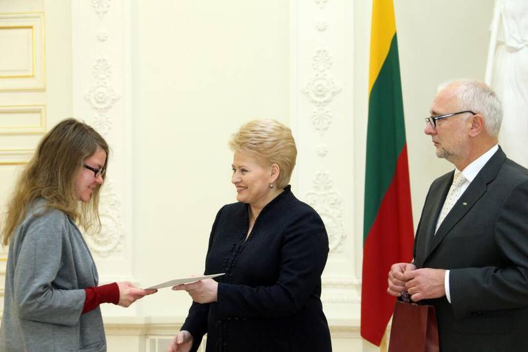 Tarp Prezidentės apdovanotų moksleivių - ir klaipėdiečiai   
