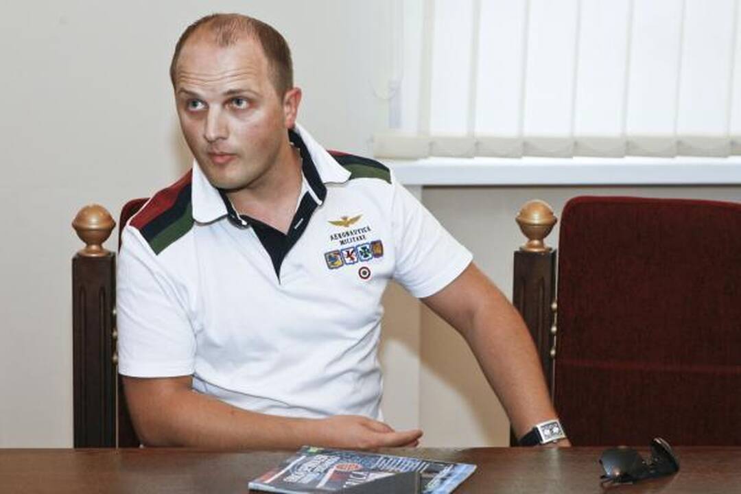 H.Daktaras nori gauti dalį pelno už knygą apie jį