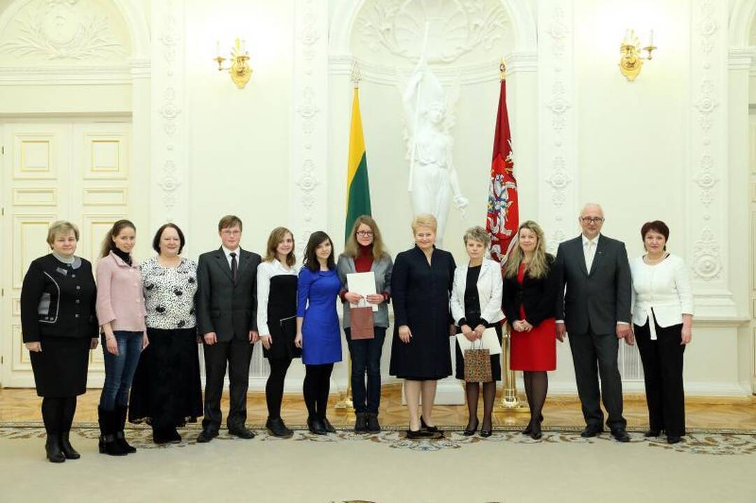 Tarp Prezidentės apdovanotų moksleivių - ir klaipėdiečiai   