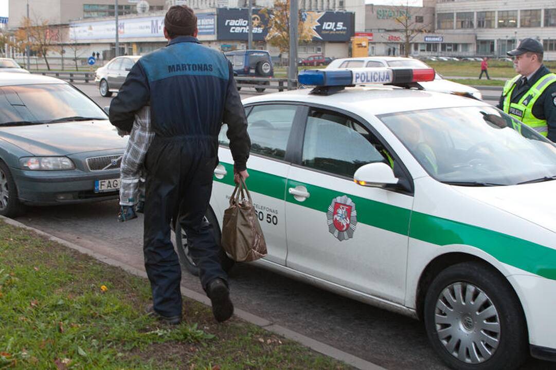 Staigiai stabdant troleibusą nukentėjo keleivė