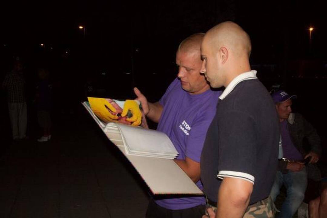 Pareigūnai D.Kedžio šalininkams pasitraukti neliepė 