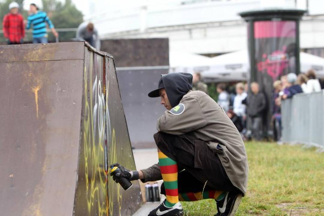 Gatvės kultūros festivalio dalyviai lietaus neišsigando