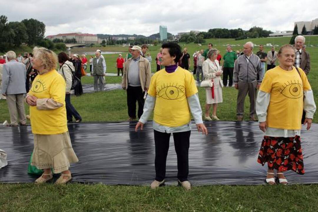 Iš „LEO - NE“ liko tik „NE“ (papildyta)