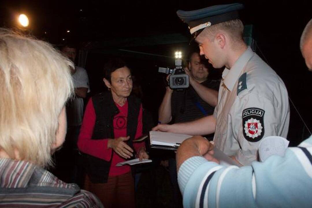 Pareigūnai D.Kedžio šalininkams pasitraukti neliepė 