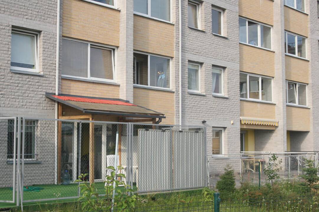 „Aro“ kovotojai šturmavo „Swedbank“ susprogdinti grasinusio įtariamojo butą (papildyta)
