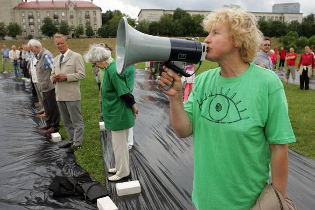 Iš „LEO - NE“ liko tik „NE“ (papildyta)