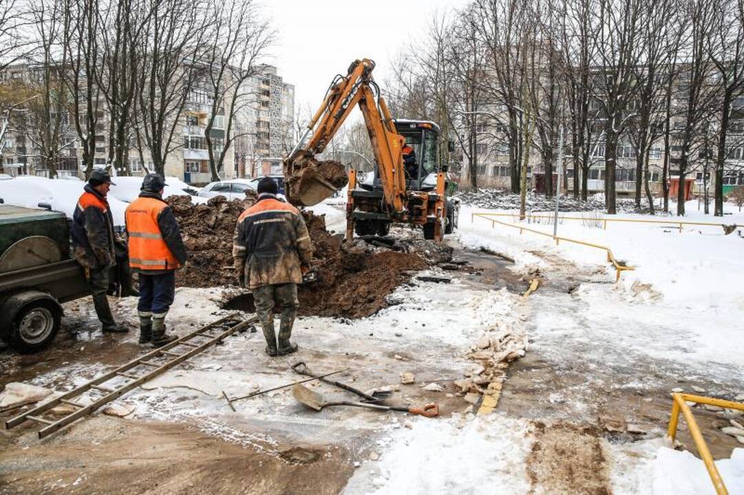 Trūkus vamzdžiui daugiabučio gyventojai liko nesiprausę