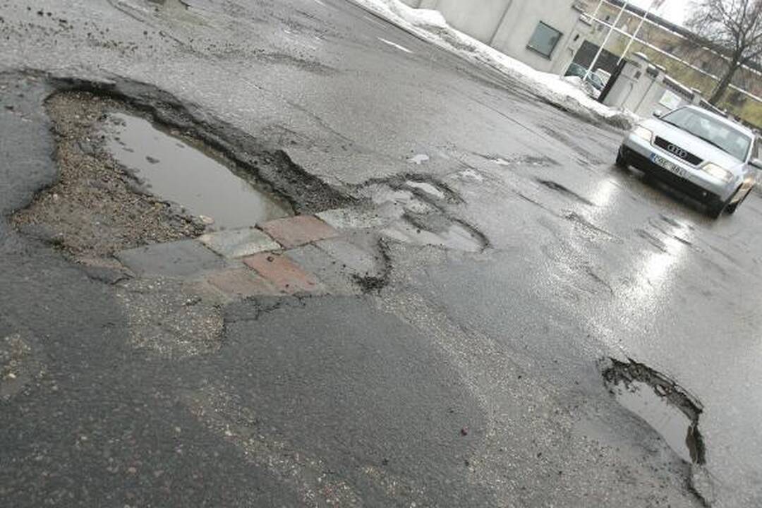 A.Juozapavičiaus prospektui milijonai, kitoms gatvėms - špyga