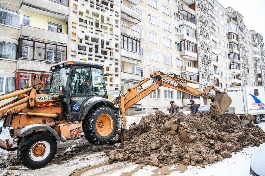 Trūkus vamzdžiui daugiabučio gyventojai liko nesiprausę