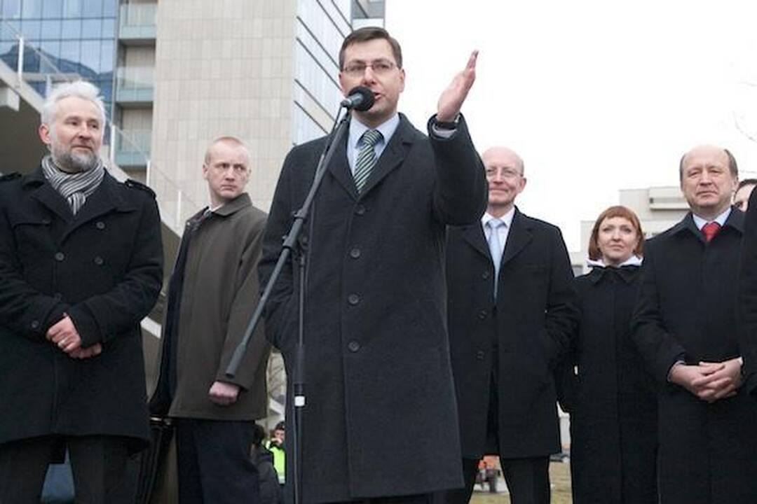 Studentų mitingas baigėsi taikiai (papildyta)