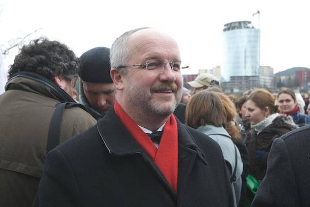 Studentų mitingas baigėsi taikiai (papildyta)