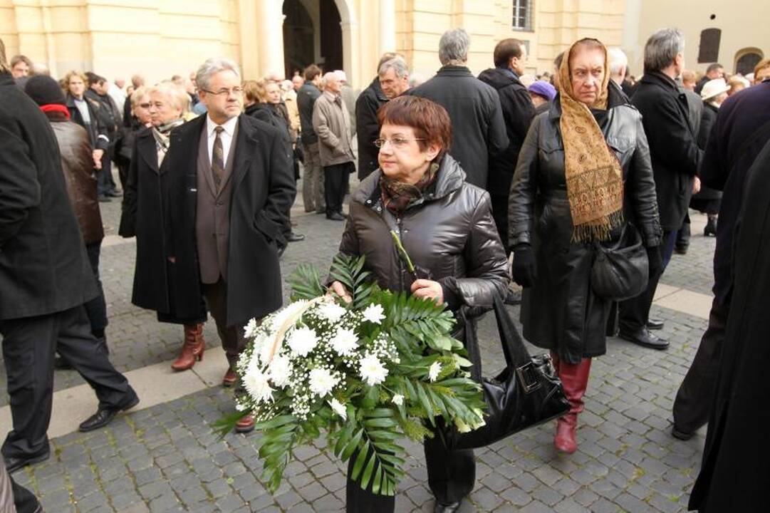 Į amžino poilsio vietą išlydėtas profesorius J.Kubilius