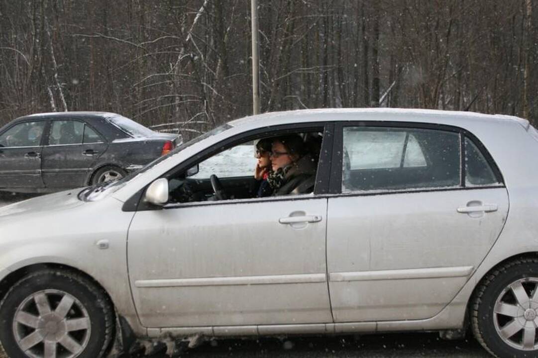 Vilniuje apvirto autobusas, 2 keleiviai išvežti į ligoninę (papildyta)
