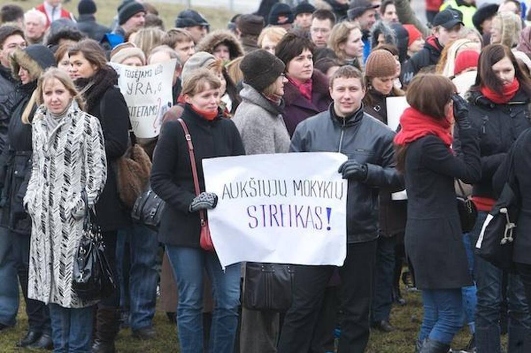 Studentų mitingas baigėsi taikiai (papildyta)