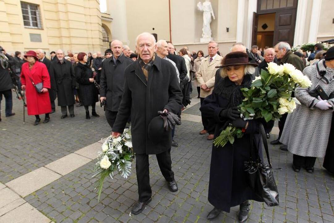 Į amžino poilsio vietą išlydėtas profesorius J.Kubilius