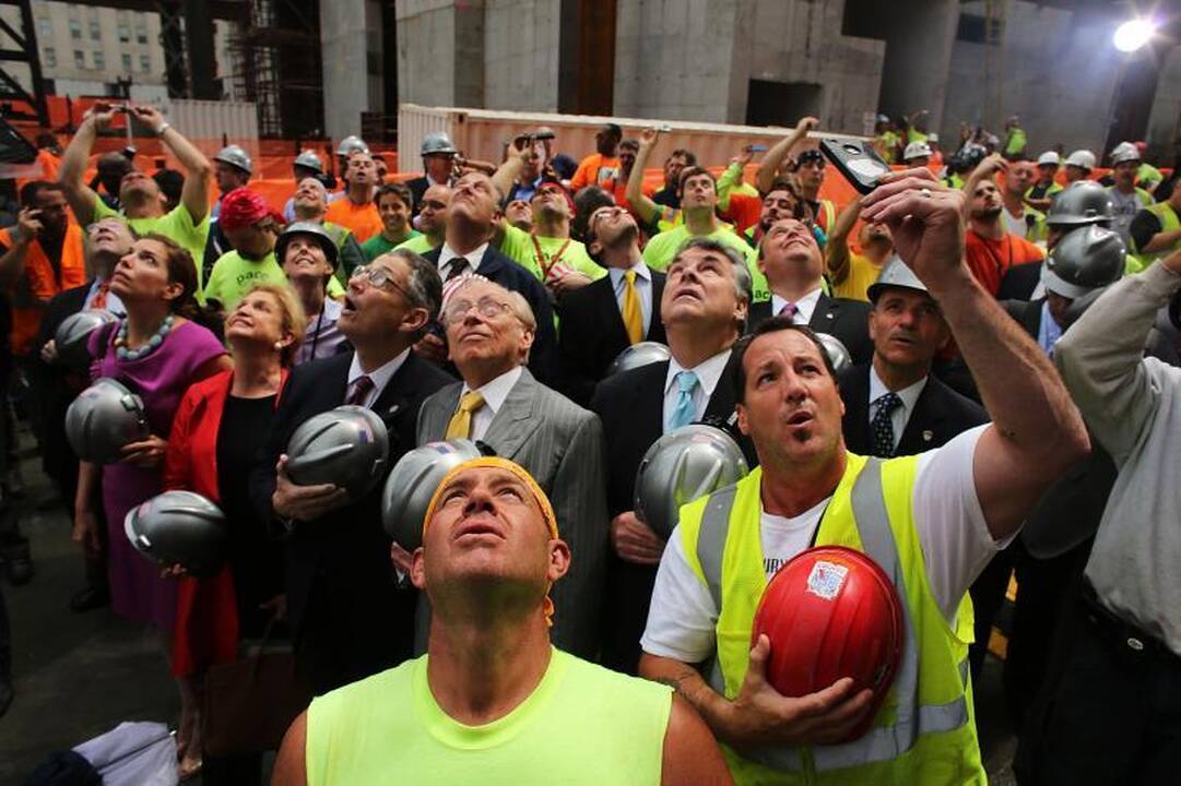 Ant Pasaulio prekybos centro pritvirtintas paskutinis elementas