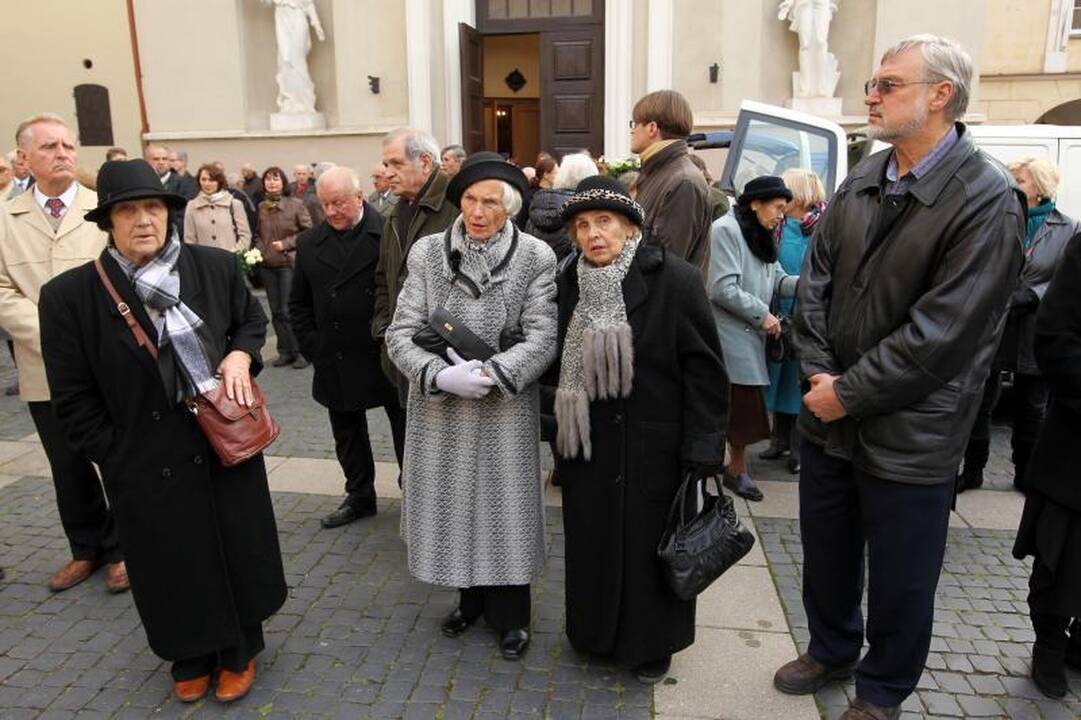 Į amžino poilsio vietą išlydėtas profesorius J.Kubilius