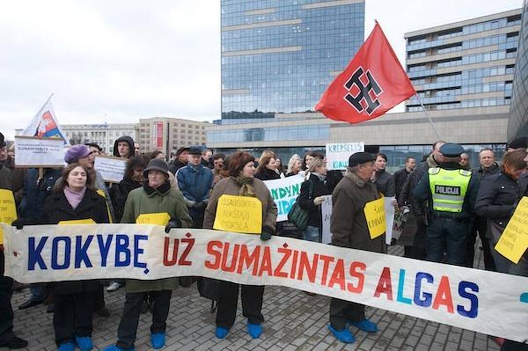 Studentų mitingas baigėsi taikiai (papildyta)