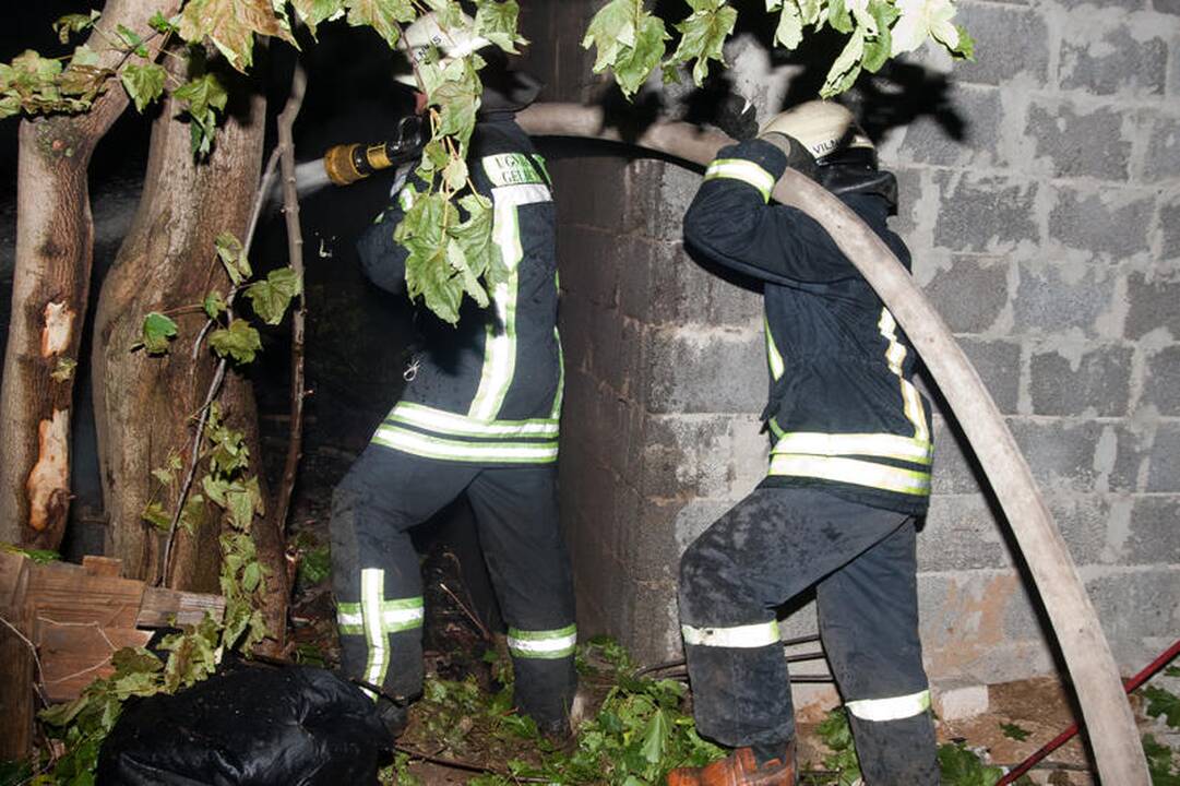 Dėl Žvėryne kilusio gaisro buvo uždaryta gatvė