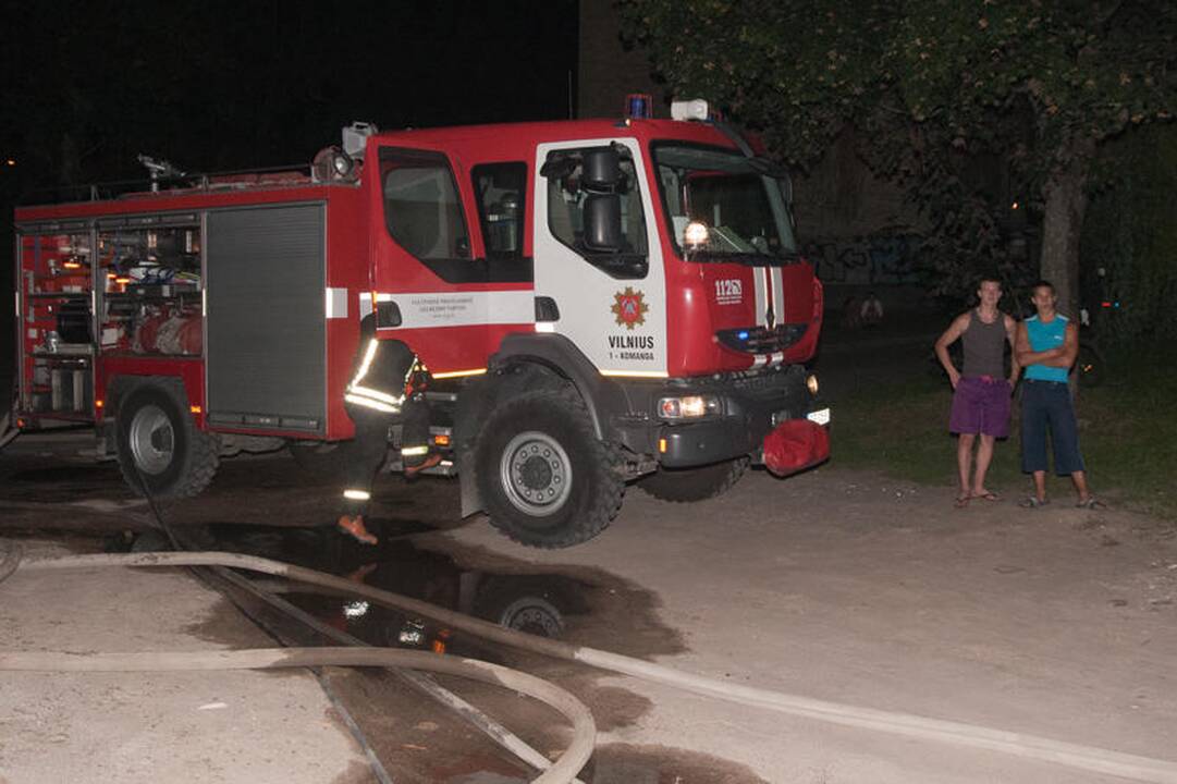Dėl Žvėryne kilusio gaisro buvo uždaryta gatvė