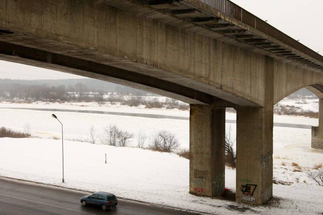 Vardo tiltui per Nerį dar teks palaukti 