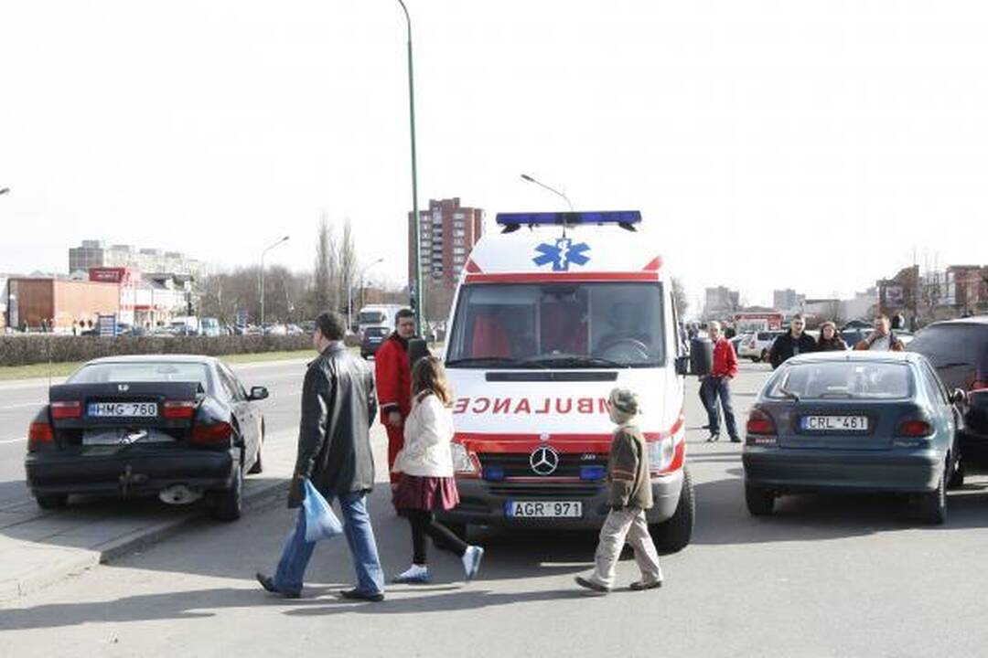 Dėl epilepsijos priepuolio sudaužytos keturios mašinos