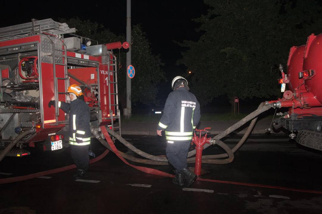 Dėl Žvėryne kilusio gaisro buvo uždaryta gatvė