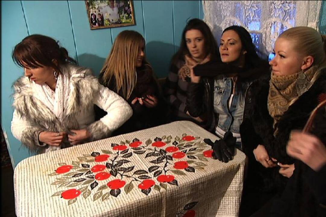 Radžio nuotakos išbandė gyvenimą romų tabore