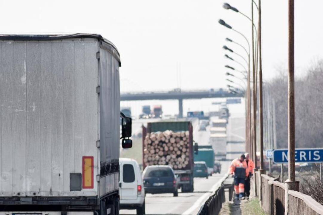 Girtas moldavas autostrada lėkė prieš eismą