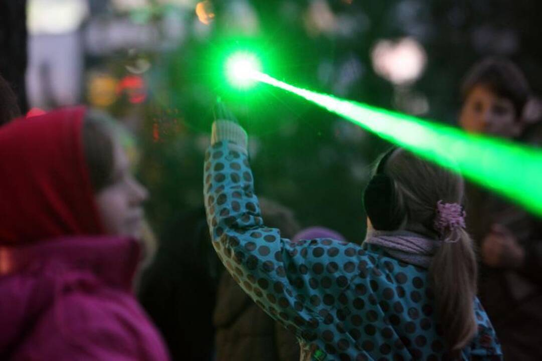 Pilaitės rajonas sužibo šviesų instaliacijomis