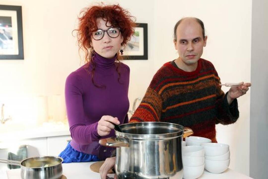 LNK serialą „Jausmų miestas“ aktoriai pristatė virdami muilą 