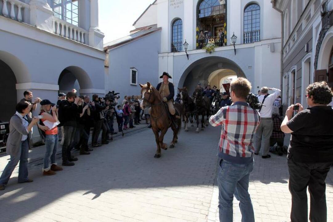 Vilniuje iškilmingai sutiktas Napoleonas Bonapartas
