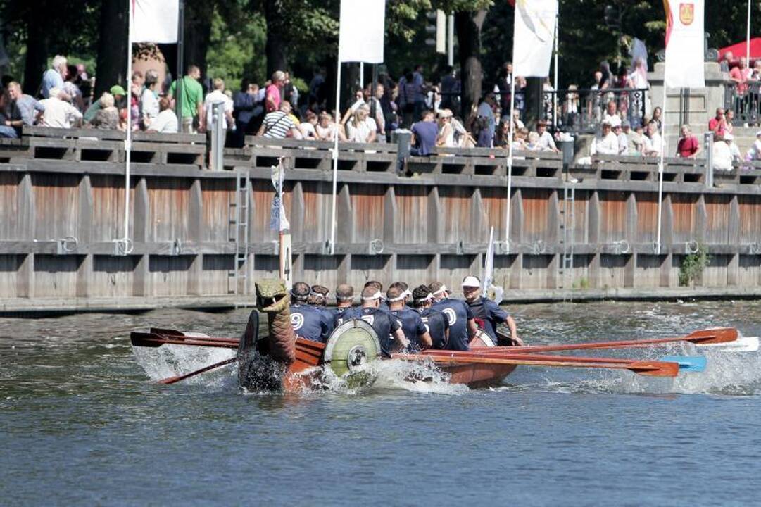 Danės upėje – „drakonų“ laivų lenktynės 
