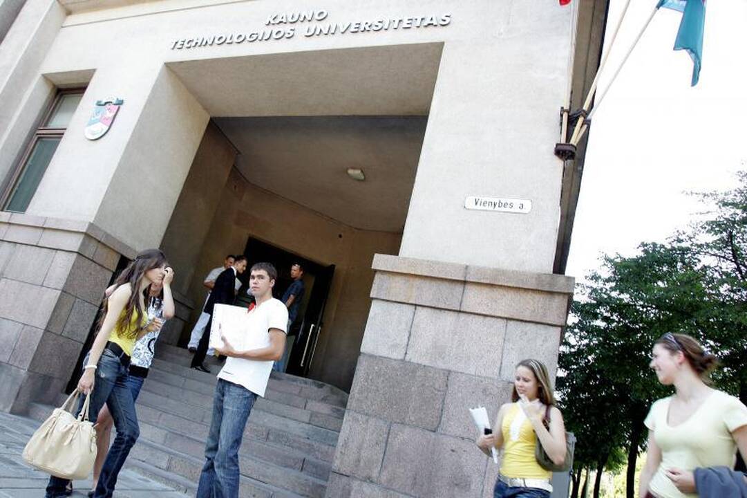 Kauno samariečiai tvarkė apleistas Fredos kapines 