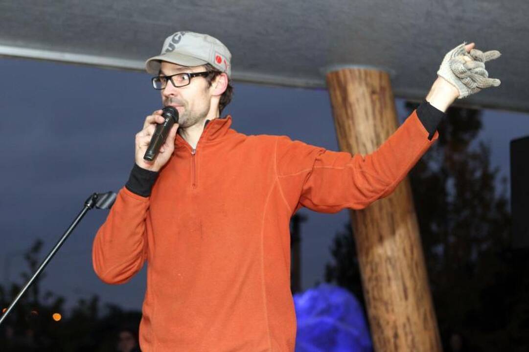 Pilaitės rajonas sužibo šviesų instaliacijomis