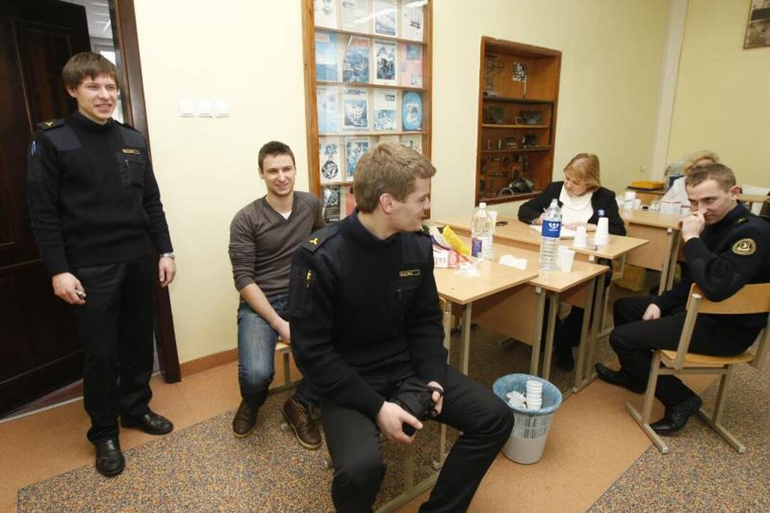 Valentino dieną būsimieji jūrininkai įprasmino savaip