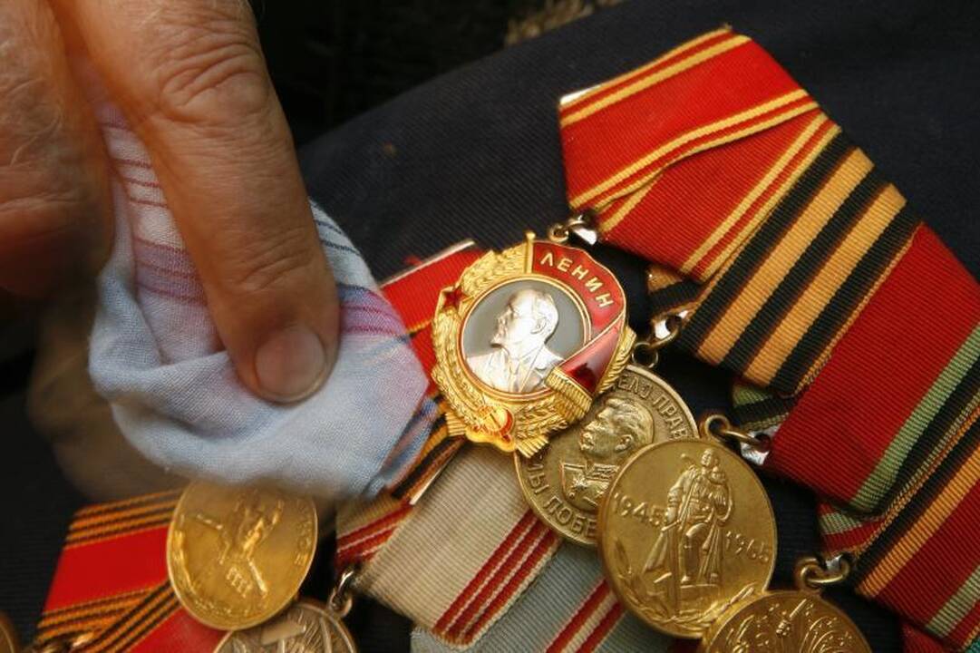 Sovietų ir nacių simbolius viešuose renginiuose Latvija uždraudė