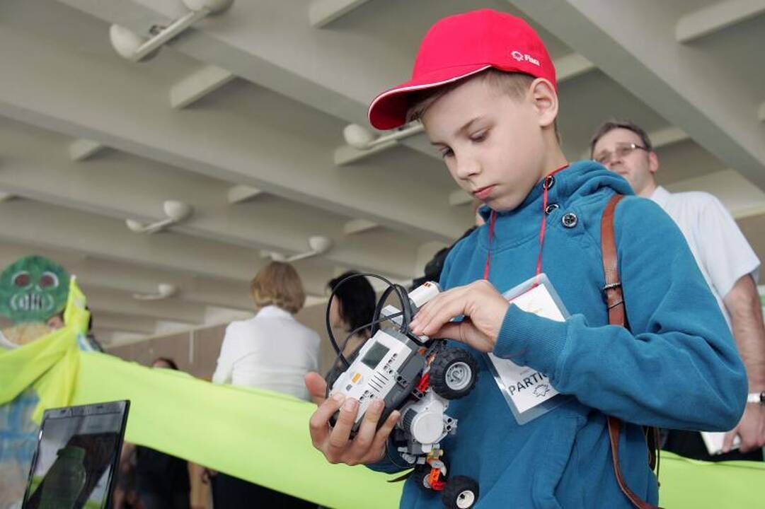 Studentų miestelyje virė robotų kovos   