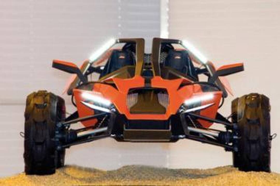 KTM imasi automobilių