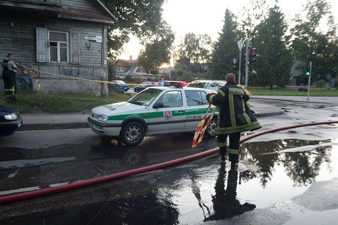 Žvėryne degė dar vienas medinis namas