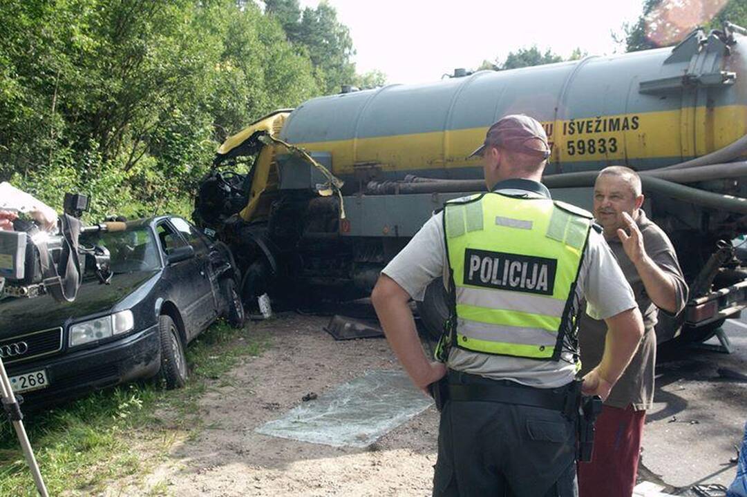 Dėl avarijos Eišiškių plente sustabdytas eismas