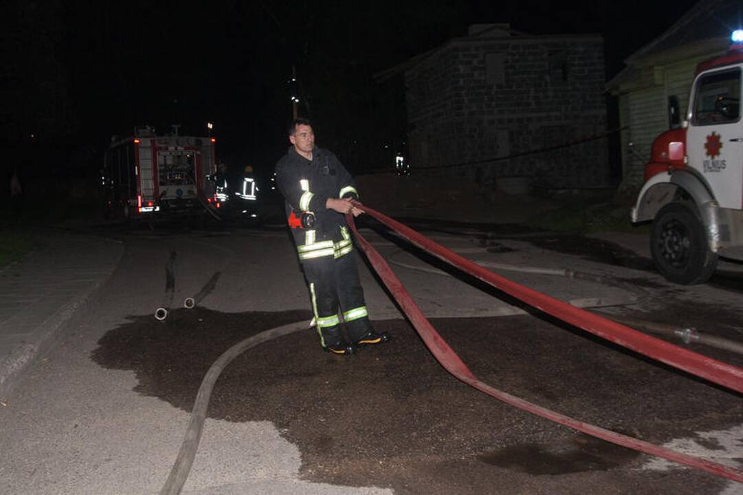 Dėl Žvėryne kilusio gaisro buvo uždaryta gatvė