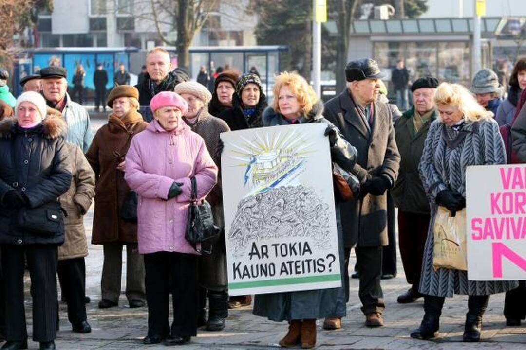 Kauniečiai protestavo prieš „krabų“ koaliciją