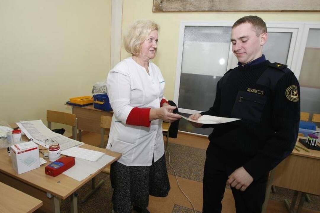 Valentino dieną būsimieji jūrininkai įprasmino savaip