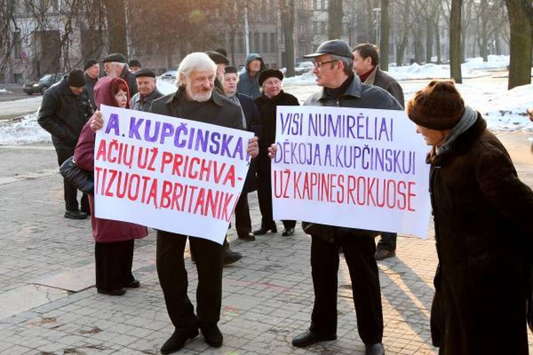 Kauniečiai protestavo prieš „krabų“ koaliciją