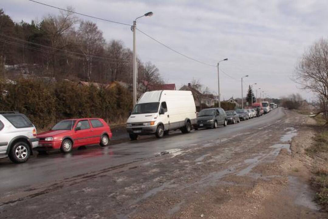 Susidūrę autobusai Kaune užtvėrė Raudondvario tiltą (papildyta)