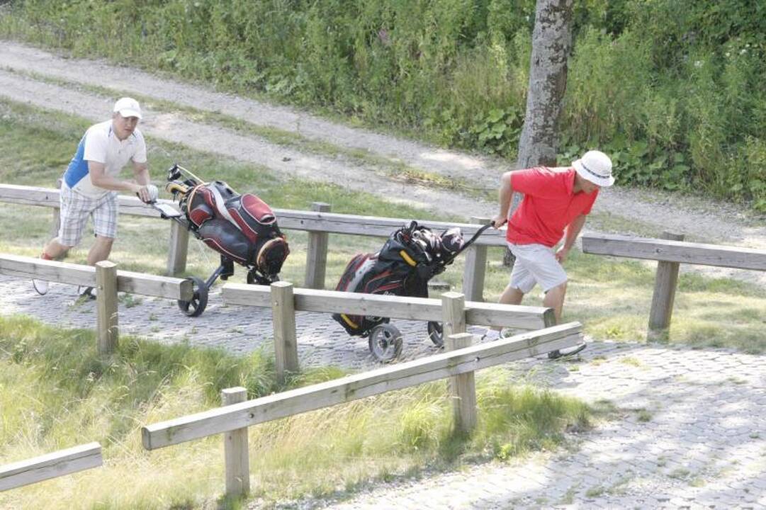 „DMN“ taurės golfo turnyre pergales šventė V.Rickus ir I.Česnakienė