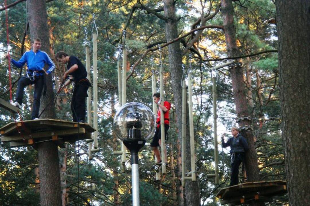 Kazlų Rūdoje atidarytas virvių parkas sulaukė gyventojų antplūdžio