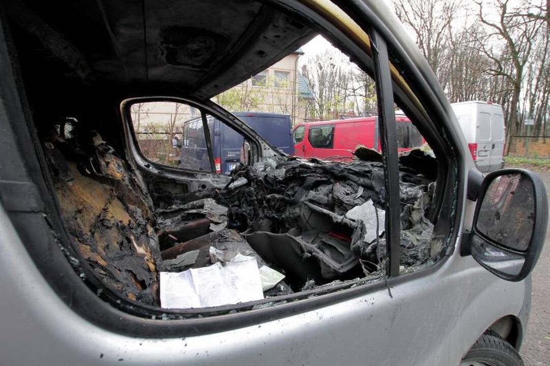 Klaipėdoje nepataisomai sudegė  mikroautobusas