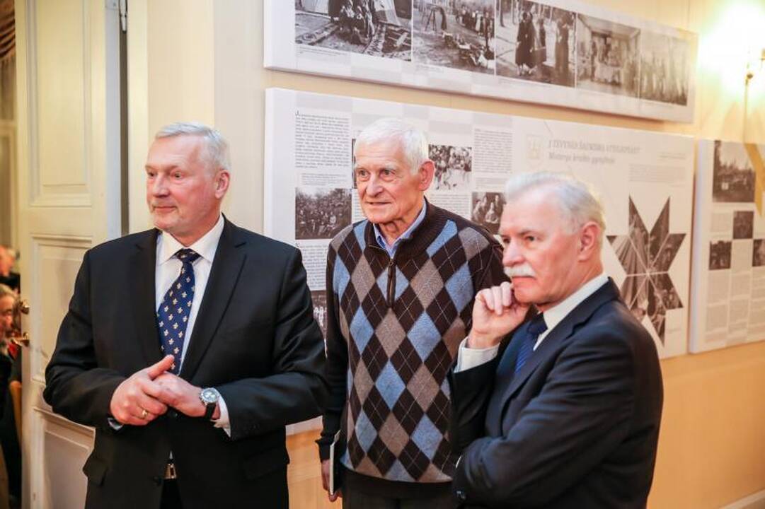 A. Smetonos palaikams grįžti į Lietuvą dar per anksti?
